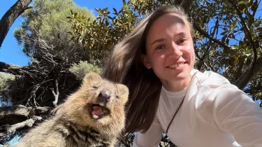 Елена Рыбакинаның әсерлі видеосы жанкүйерлерге Қазақстандағы қайырымдылығын еске салды