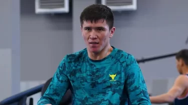 Төрехан Сабырхан қазақстандық боксшыны тістеп алған өзбекпен жұдырықтасты (ВИДЕО)