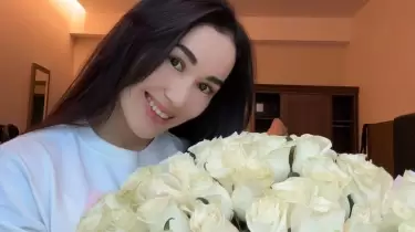 "Мен “иә” дедім!" Әбиба Әбужақынова жанкүйерлерін қуантқан ерекше фото жариялады