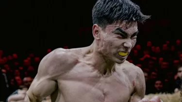 Қазақстандық файтер Ресейдегі турнирде нокаутпен жұртты таңғалдырды (ВИДЕО)