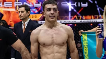 Қазақстан – Өзбекстан жекпе-жегі жеңімпазын төрешілер анықтады (ВИДЕО)