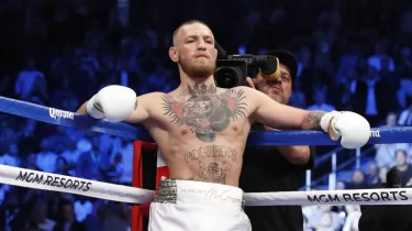 Конор Макгрегор бокстан жекпе-жек өткізді (ВИДЕО)