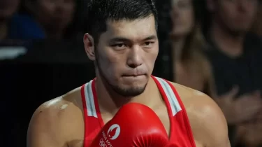 Айбек Оралбай этникалық қазақпен қолғап түйістірді (ВИДЕО)