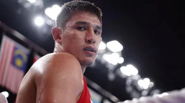 Азияның үш дүркін чемпионы нокдаунмен медаль жеңіп алды (ВИДЕО)