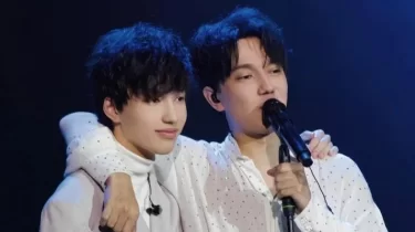 Димаш Құдайберген інісімен бірге Будапештке ұшып кетті (ФОТО)