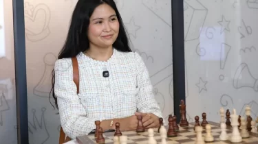 Бибісара Асаубаева шахматтан бөлек немен айналысады?