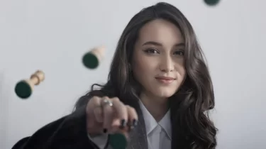 Жансая Әбдумәлік не себепті депутаттыққа бет бұрғанын айтты