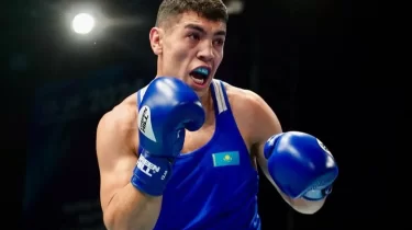 Қазақстандық боксшы әлем чемпионын тізе бүктірді (ВИДЕО)