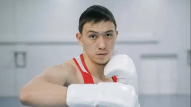 Сұлтанбек Айбарұлы қарсыласын тоқтатып, Қазақстанға жүлде сыйлады (ВИДЕО)