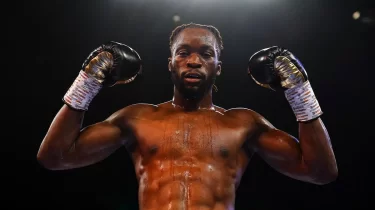 Британиялық боксшы Жәнібек Әлімханұлын сұлатуға уәде берді