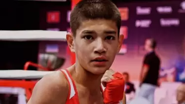 Қазақ бокшсысы Азия чемпионатында төрешілер шешімімен жеңіске жетті (ВИДЕО)