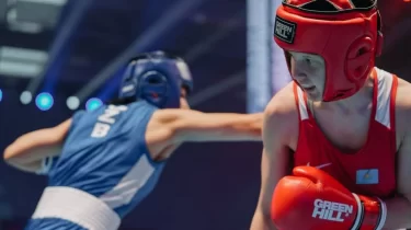 Үшінші қазақстандық жас боксшы Азия чемпионатының "алтыны" үшін жұдырықтасады (ВИДЕО)