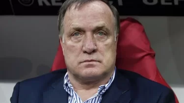 Дик Адвокаат Кюрасао құрамасына қайта оралады