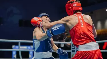 Қазақстандық боксшы Азия чемпионатының финалына мерзімінен бұрын шықты (ВИДЕО)