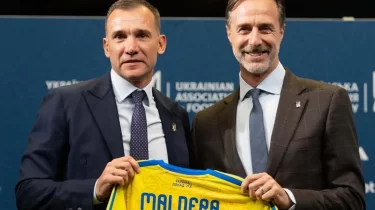Украина құрамасын алғаш рет шетелдік маман жаттықтырады