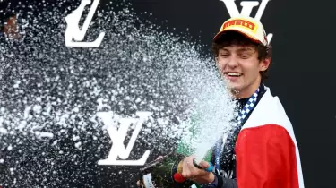 19 жастағы F1 жұлдызы тарихи рекордқа қол жеткізді