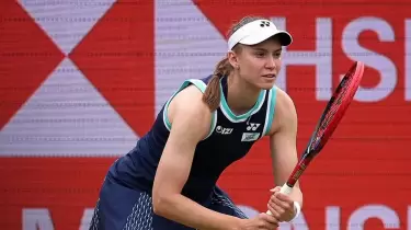 Елена Рыбакина Лондондағы турнирде қазіргі чемпионды жеңіп, ширек финалға шықты