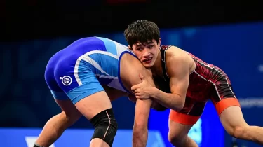 Қазақстандық балуандар жастар арасындағы Азия чемпионатында екі "алтын" алды (ВИДЕО)