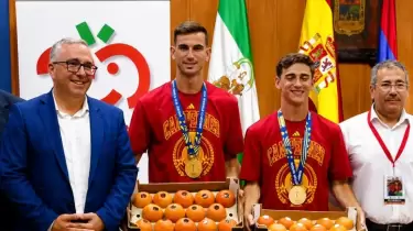 Испанияда ӘЧ жеңімпаздарына көлік емес, қызанақ тарту етілді