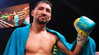 WBO рейтингі: Жәнібек Әлімханұлы "Канелоны" өкшелеп келеді