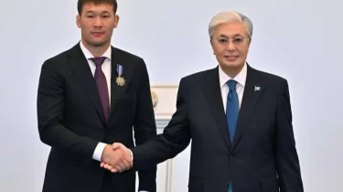 Тоқаев Шавкат Рахмоновтың әкесінің қайтыс болуына байланысты көңіл айтты