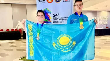 Ағайынды спортшылар Сингапурда үш алтын медаль жеңіп алды