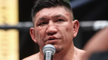 Қуат Хамитов UFC чемпионы Ислам Махачевке үн қатты