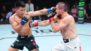 Умар Нурмагомедов UFC турнирінің басты жекпе-жегінде сенсациялық нокаутқа түсті