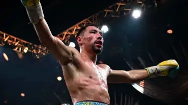 Жәнібек Әлімханұлы WBO рейтингінде бірінші орынға көтерілді