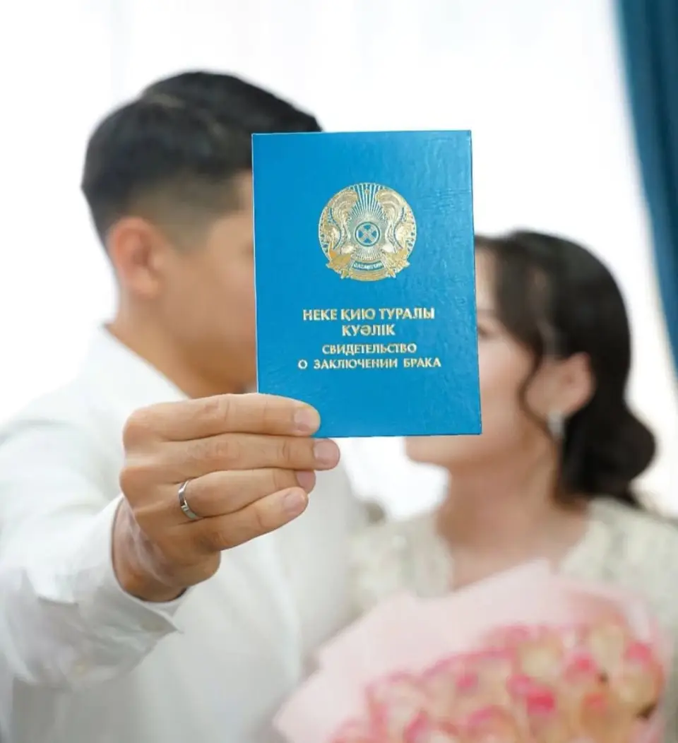 Ғалымжан Кенжебек шығыстың қызына үйленіп, неке куәлігін рәсімдеді